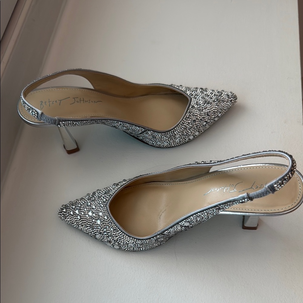Shimmering Silver Slingback Heels - Picture 3 of 6